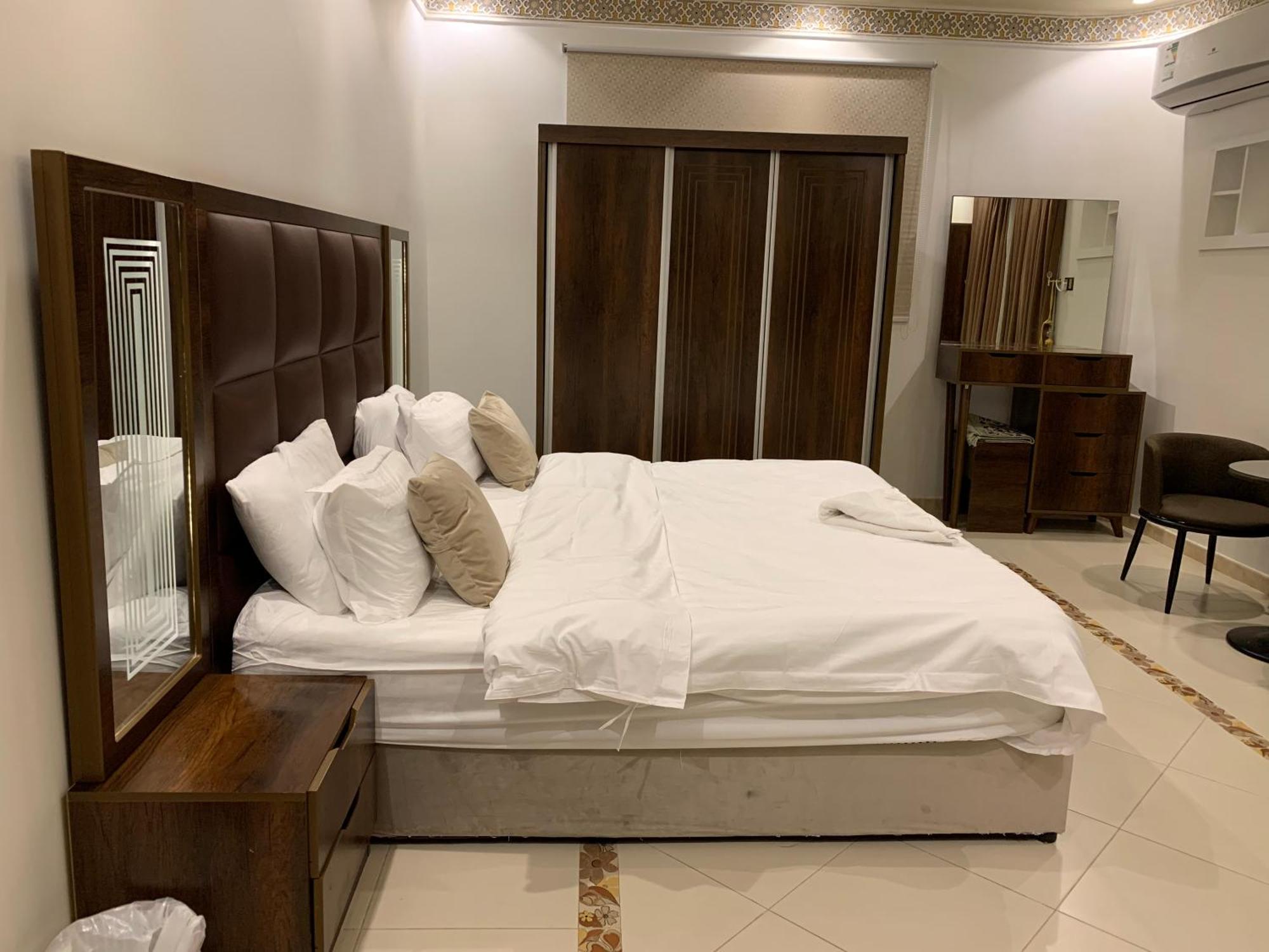 Friday Suites Al-'Ula Exterior foto