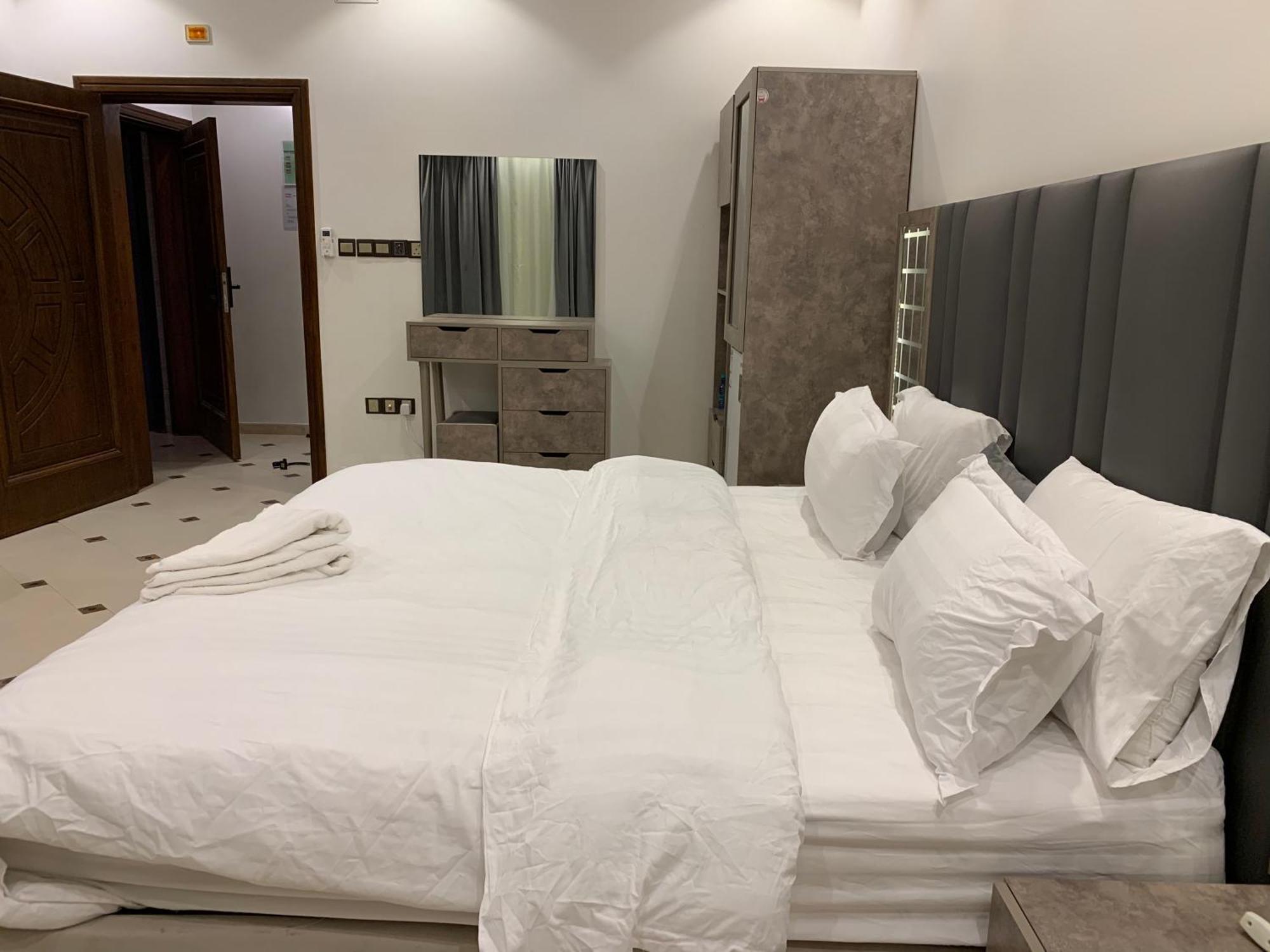 Friday Suites Al-'Ula Exterior foto