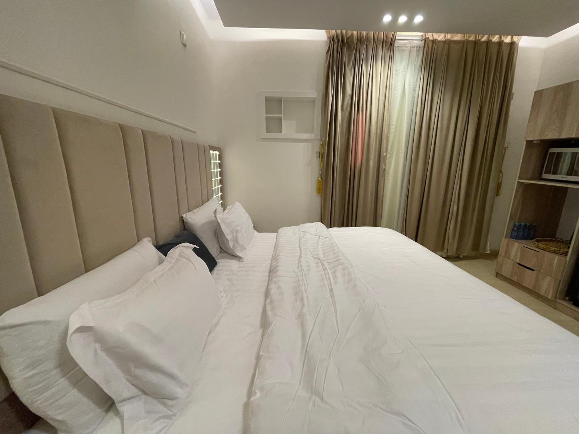 Friday Suites Al-'Ula Exterior foto